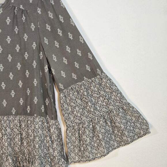 Mudd Women's Boho Top. Size Medium. Green And Cream Color. - Picture 5 of 10